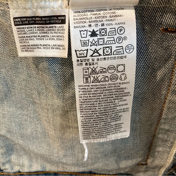 LEVI’S Sz L Classic Trucker Many Pockets Button Denim Jean Jacket - Picture 7 of 12